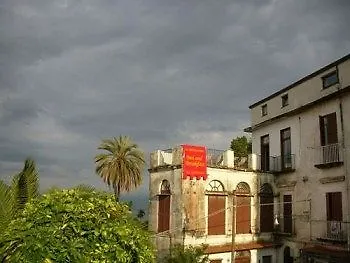 Pedamentina Konukevi Napoli