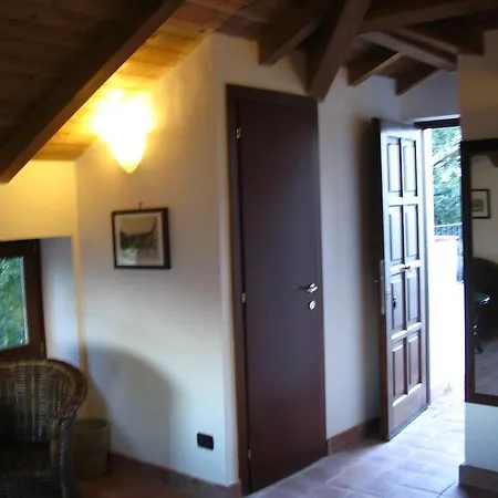 Pedamentina 3* Napels